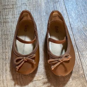 gap brown cute shoes size 5